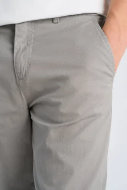 Chinos