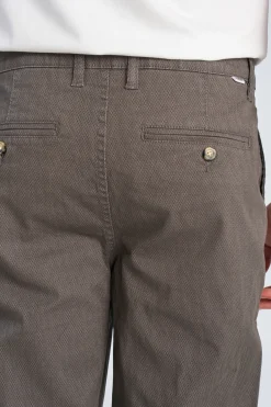 Chinos