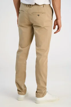 Chinos