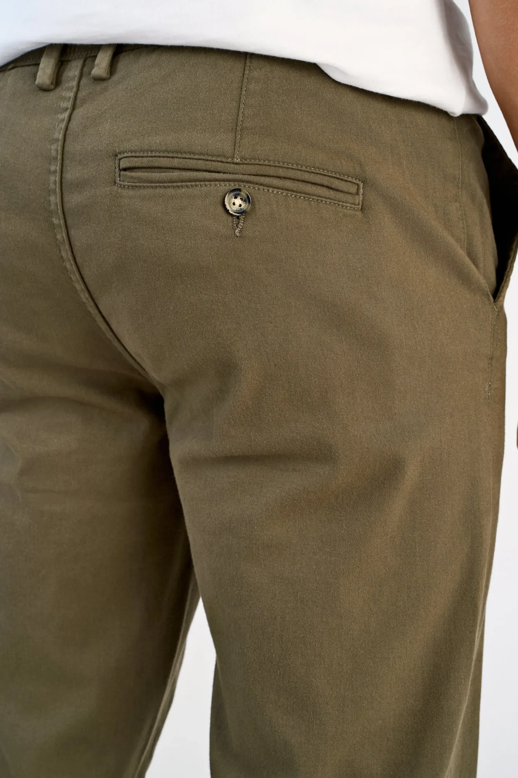 Chinos