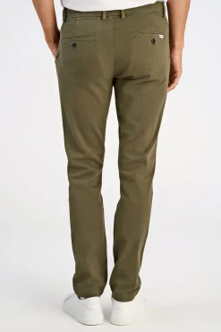 Chinos