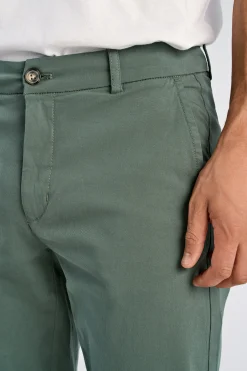Chinos