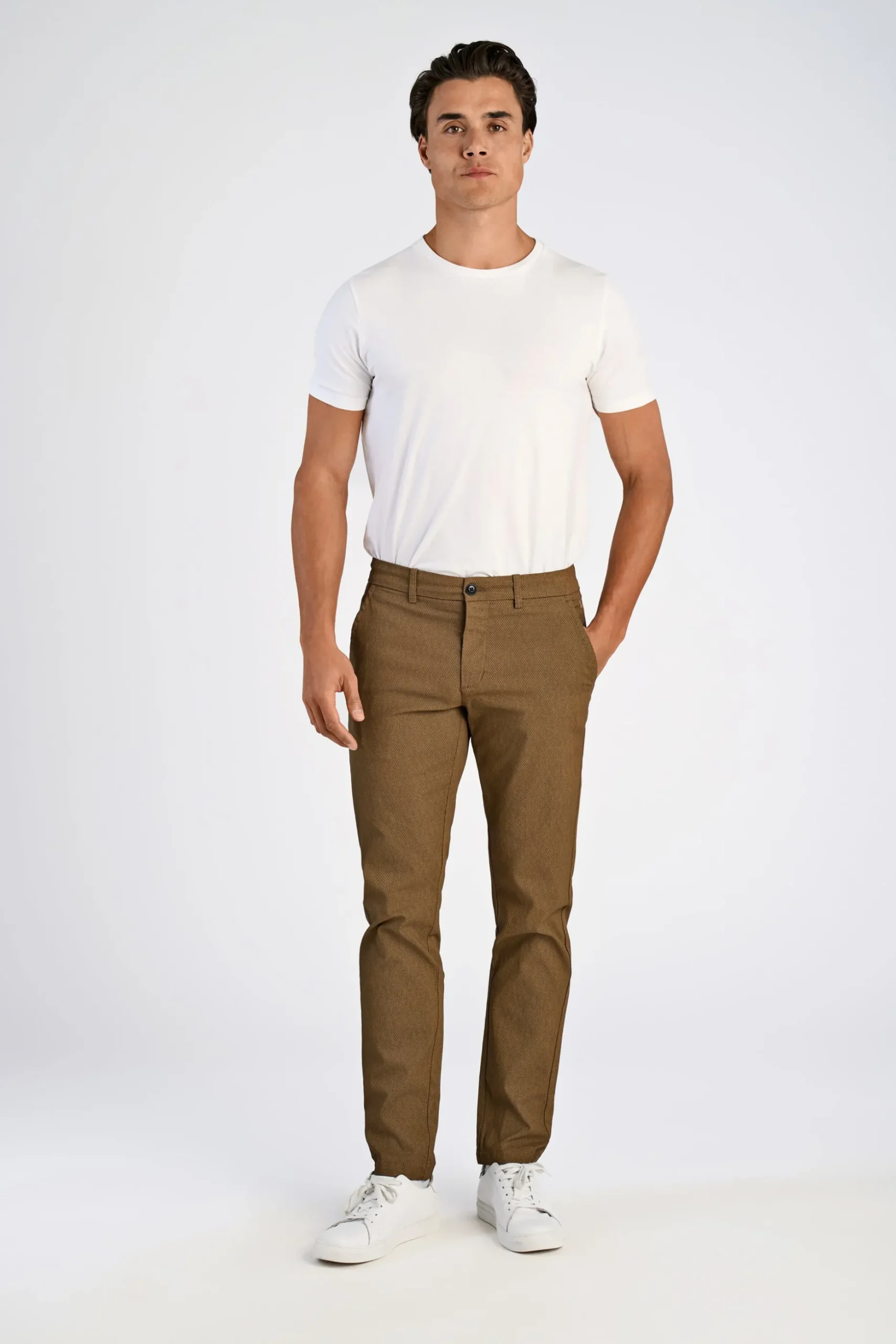 Chinos