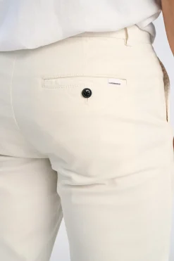 Chinos